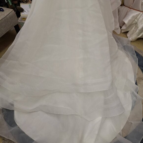 Justin Alexander #55113 Wedding Gown (Unaltered) - Picture 6 of 9